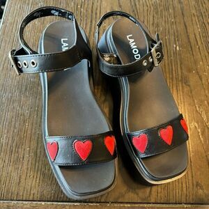 Lamoda Black Red Hearts Hopeful Chunky Platform Sandals Size 9 NWOT